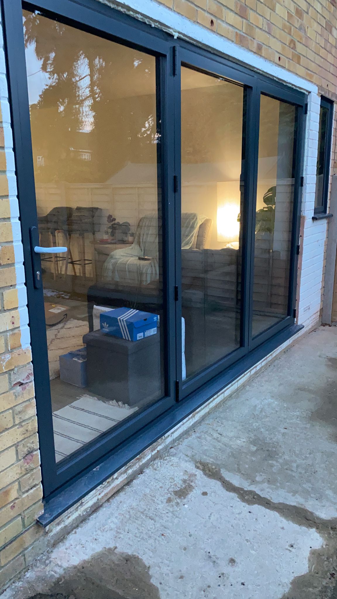 bifold doors, aluminium windows, FREE PRICE in Fleet, Farnborough, Hook, Windlesham, Winnersh, Wokingham, Woodley, Reading, Thatcham, Theale, Twyford, Warfield, Temple Park, Guildford, addlestone, Woking, Basingstoke, Hook, Farnham